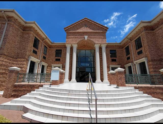 174M² OFFICE TO LET IN BRYANSTON